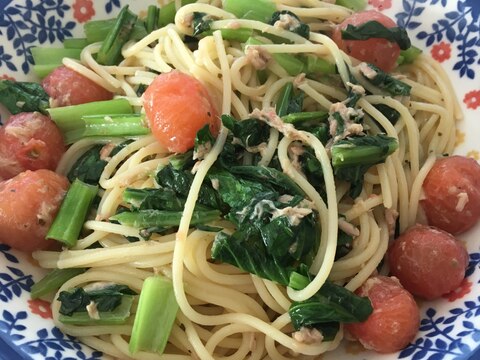 トマトと小松菜のツナパスタ